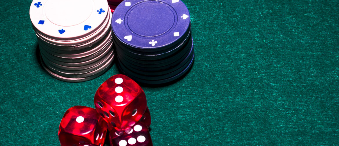 How to Play Poker: A Beginner’s Guide to Poker Cards, Combinations, and Rankings