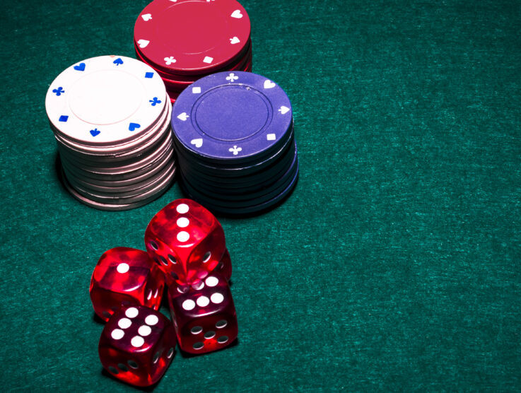 How to Play Poker: A Beginner’s Guide to Poker Cards, Combinations, and Rankings